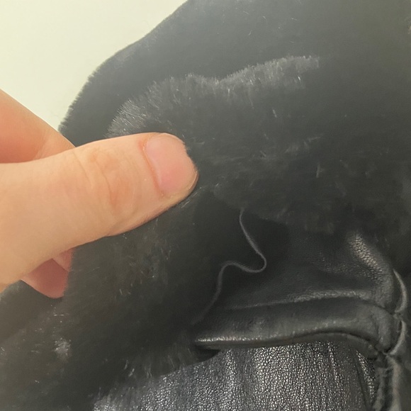 Danier Women's Black Leather Jacket with Fur Collar with Belt - Picture 2 of 7